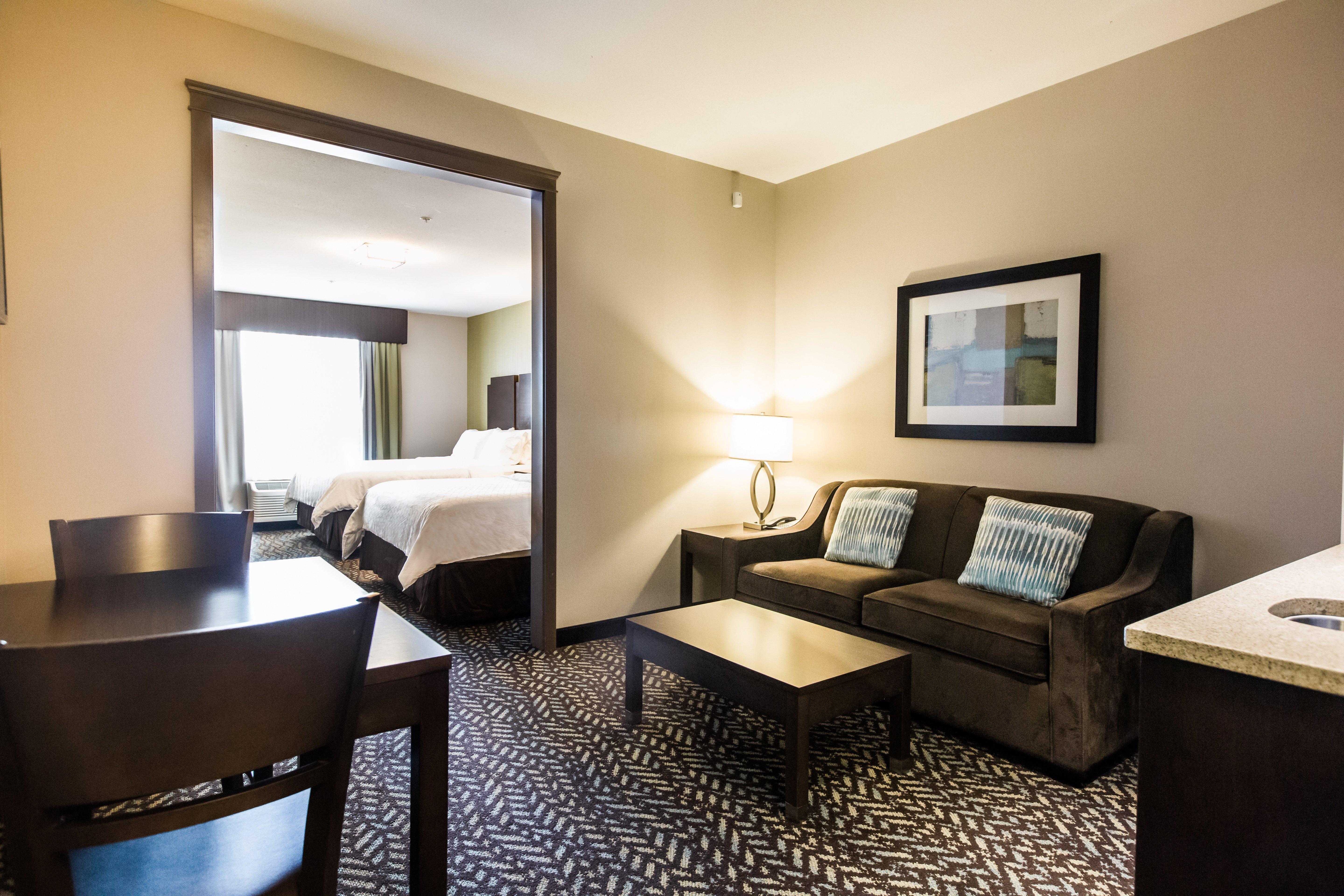 Holiday Inn Express & Suites Spruce Grove - Stony Plain, An Ihg Hotel Exterior photo